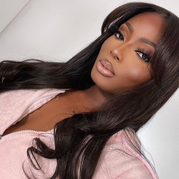 Perruque ondulée en dentelle transparente indétectable 13x6 avec frange rideau BWCB-1